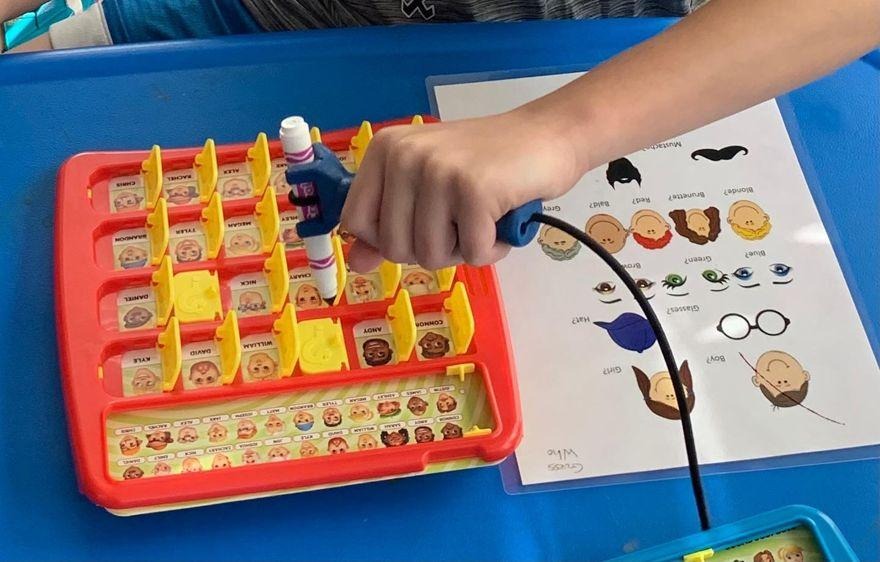 Functionalhand Guess Who