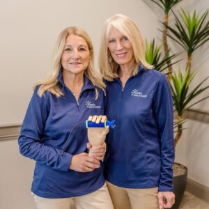 Celine and Linda with the functionalhand®